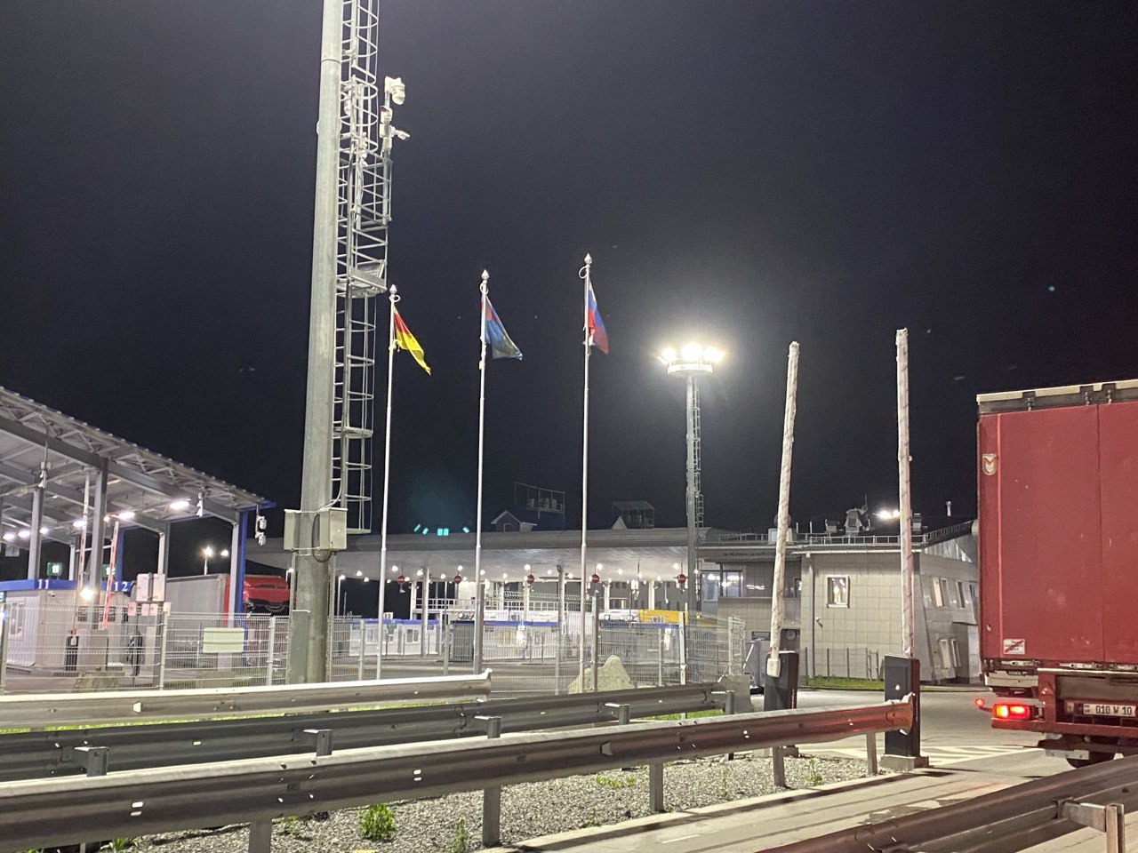 С введением новой электронной очереди на Ларсе среднее время прохождения увеличилось до 5 дней